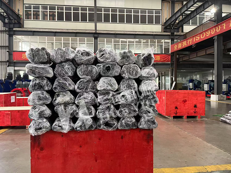 華運機械一批軟管泵定制軟管生產完畢，彰顯專業制造實力